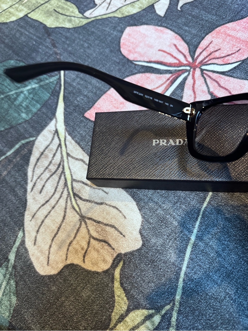 Prada Black Oversized Women's Sunglasses with Branded Case - Picture 5 of 9